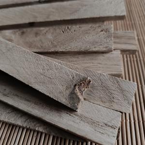 125 x Holzklötzchen Eiche rustikal 22 x 8 x16 mm